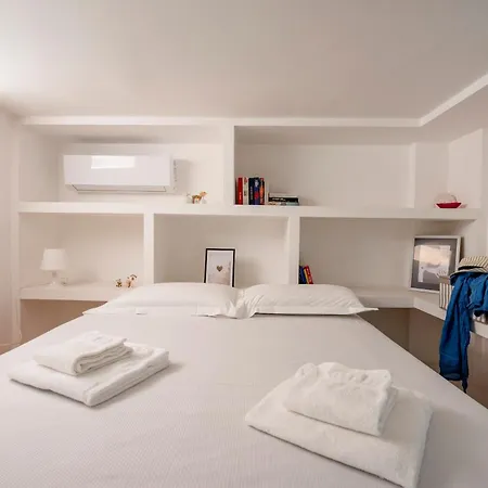 Appartement Guesthost - Nina - Your Comfort In The Heart Of Bari